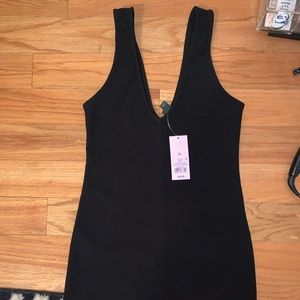 black v-neck bodycon dress